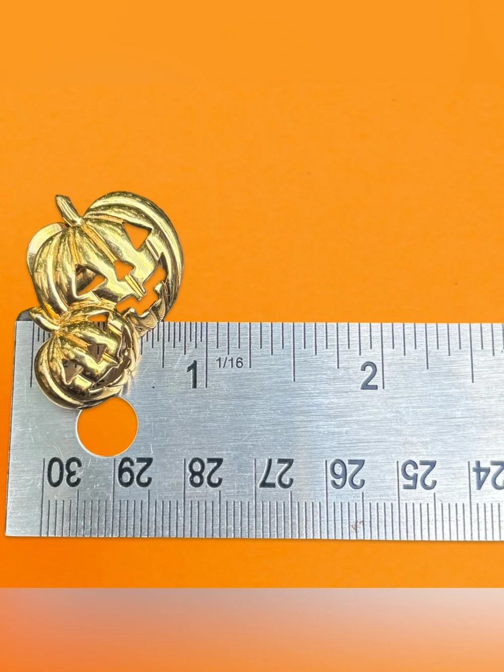 Vintage Avon 1990 Signed Gold Tone Double Pumpkin Jack-O'-Lantern Halloween Pin